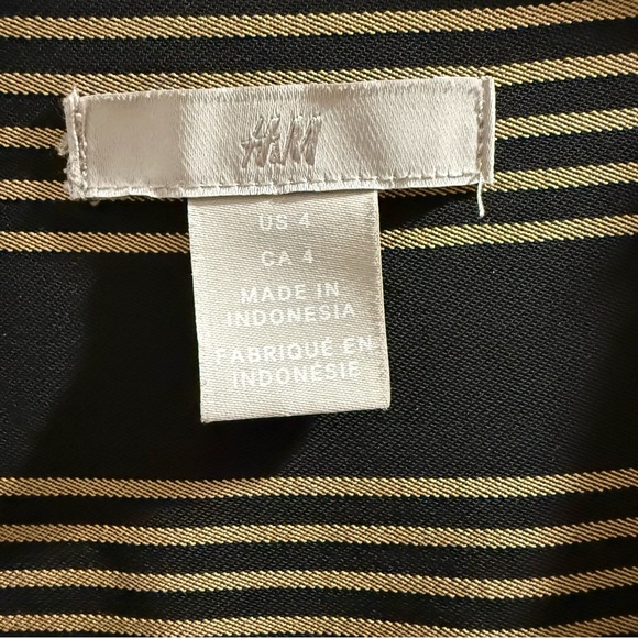 3/$10 🛒🛍️ H&M Black & Taupe Striped Dress - Size 4 - Picture 2 of 5